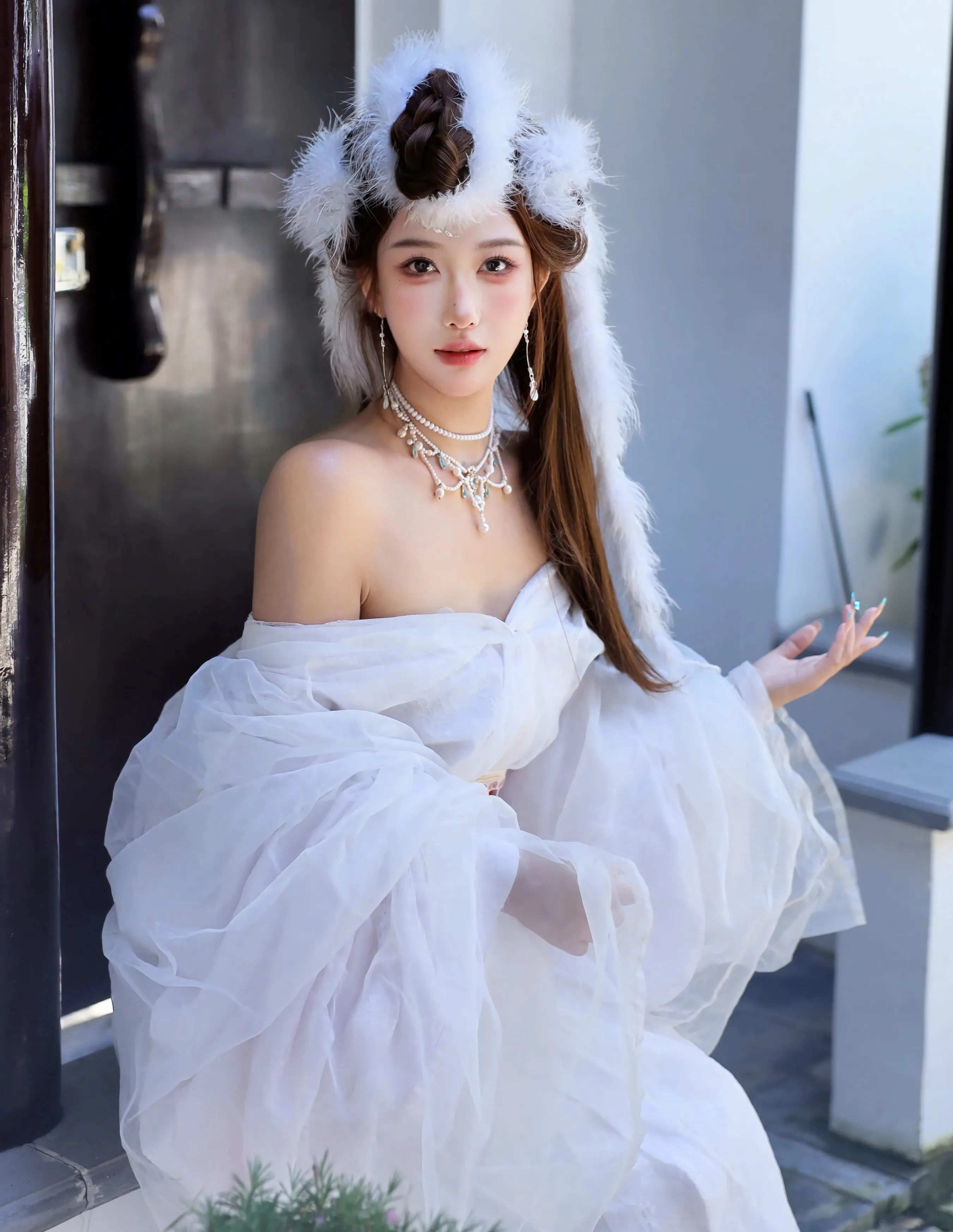 [XiuRen秀人网] No.10843 金允希Yuki 白色锦毛鼠装扮 性感写真 [78张]插图1