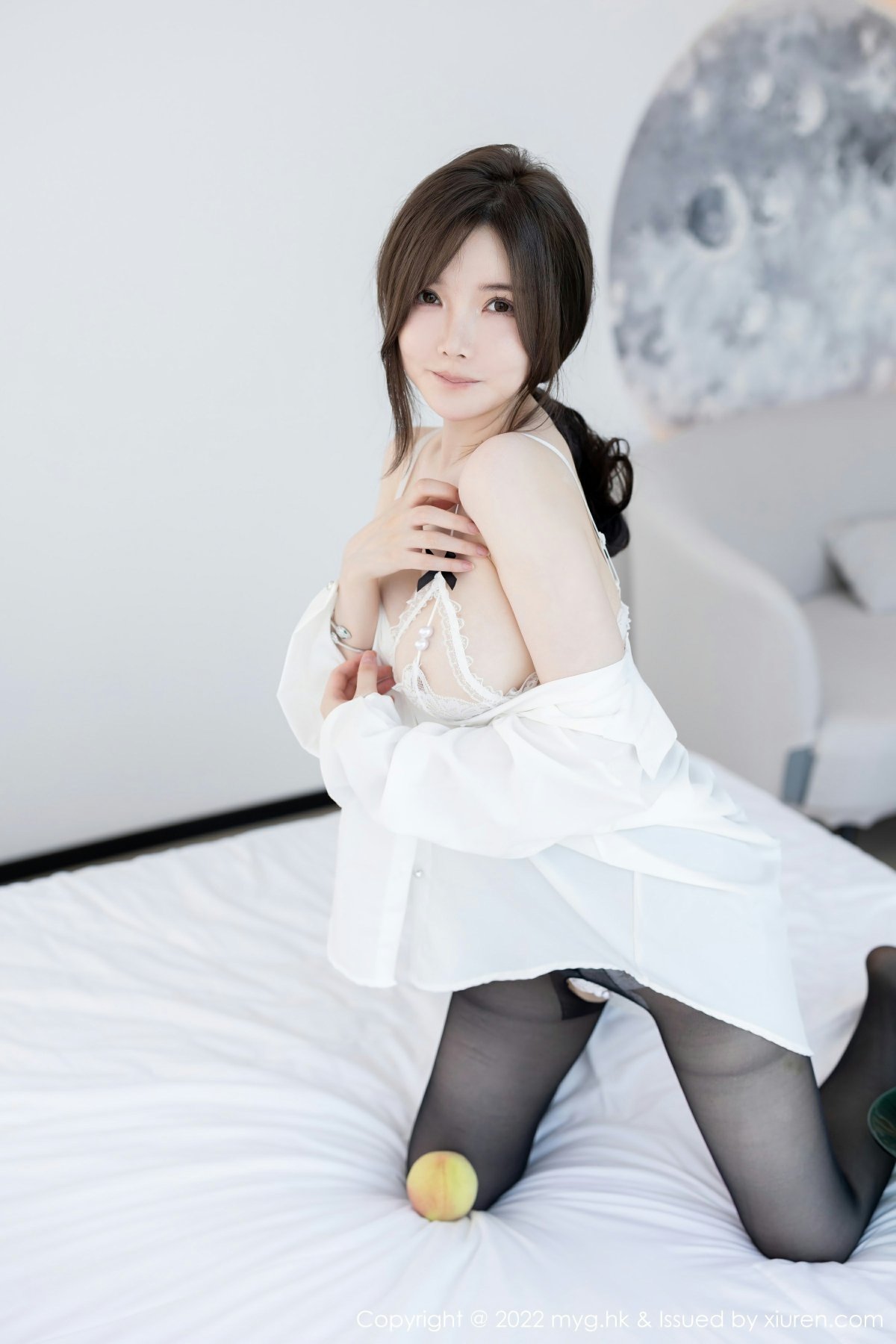[MyGirl美媛馆] VOL.641 糯美子MINIbabe 童颜巨乳 性感白色蕾丝内衣 魅惑黑丝 桂林旅拍写真[59张]插图1