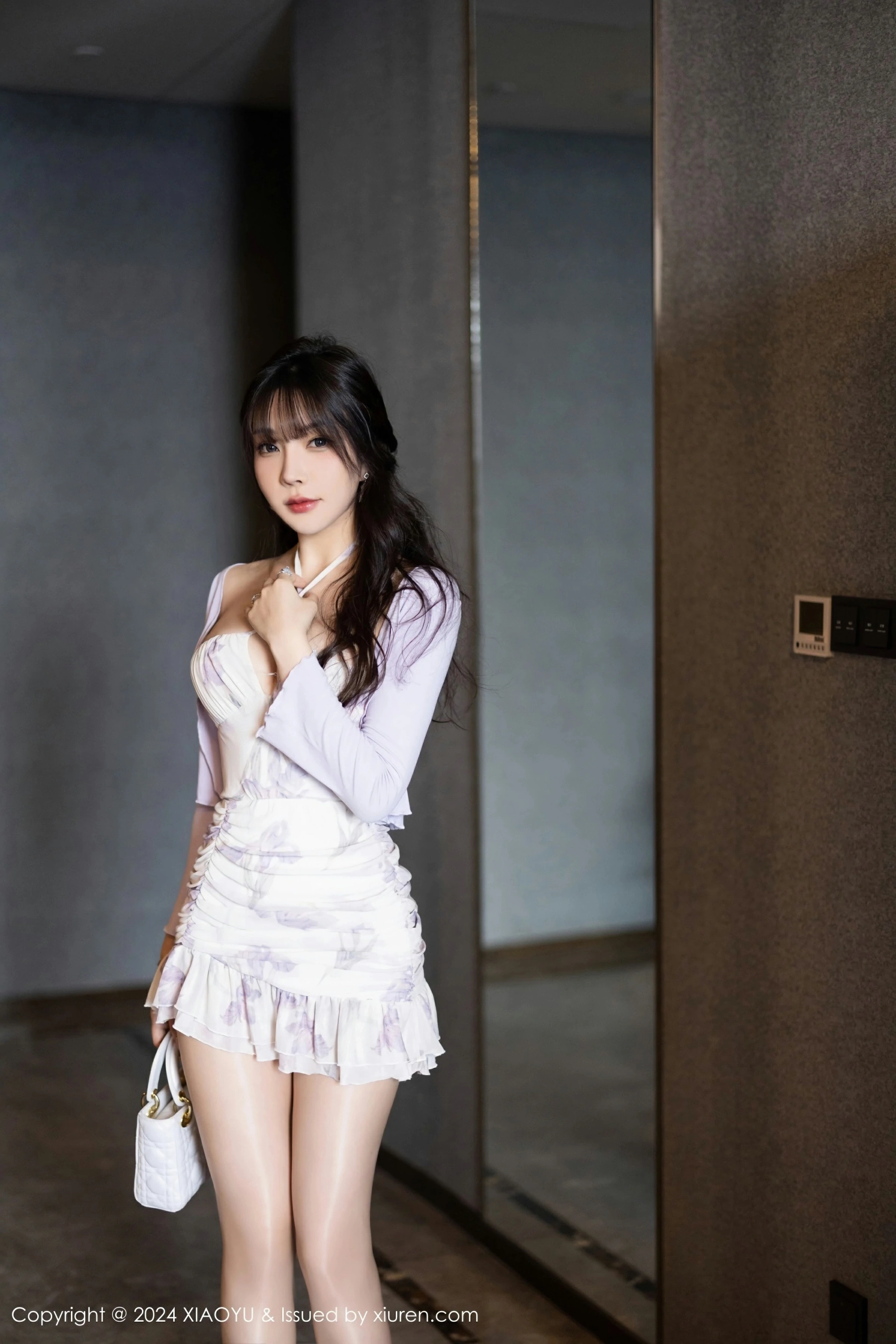[XIAOYU语画界] VOL.1224 徐莉芝Booty 性感浅紫色连衣短裙 哈尔滨旅拍写真 [87张]插图1
