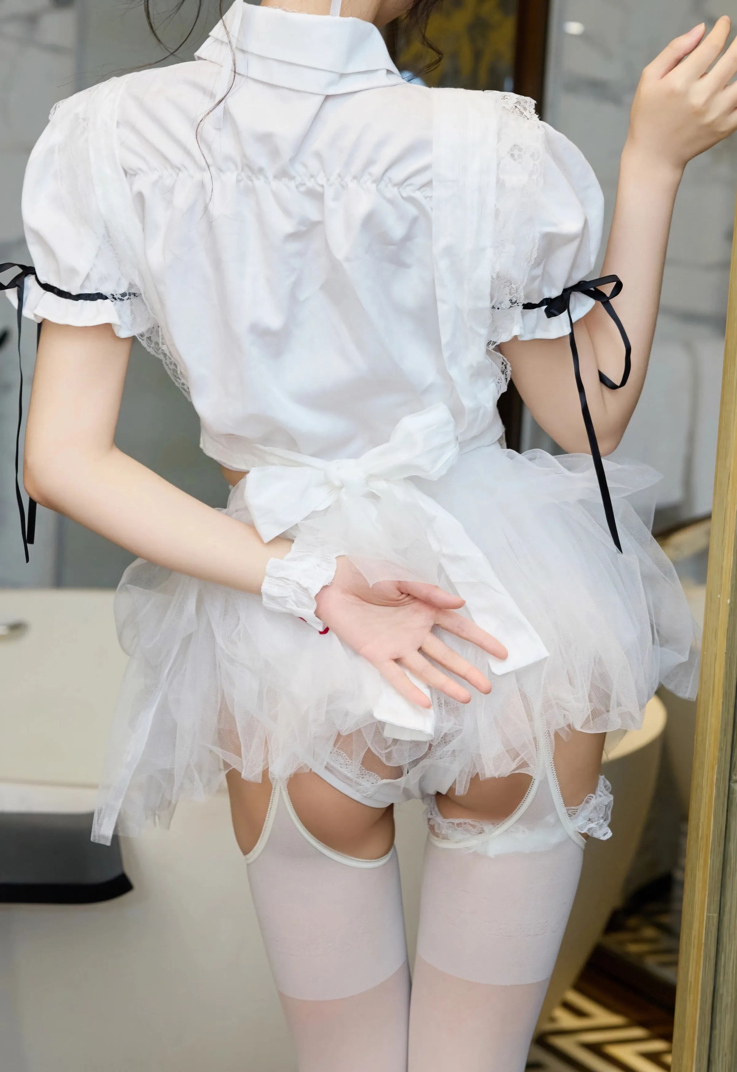 [XiuRen秀人网] No.10827 玥儿玥er 性感萝莉女仆装 上海旅拍写真 [64张]