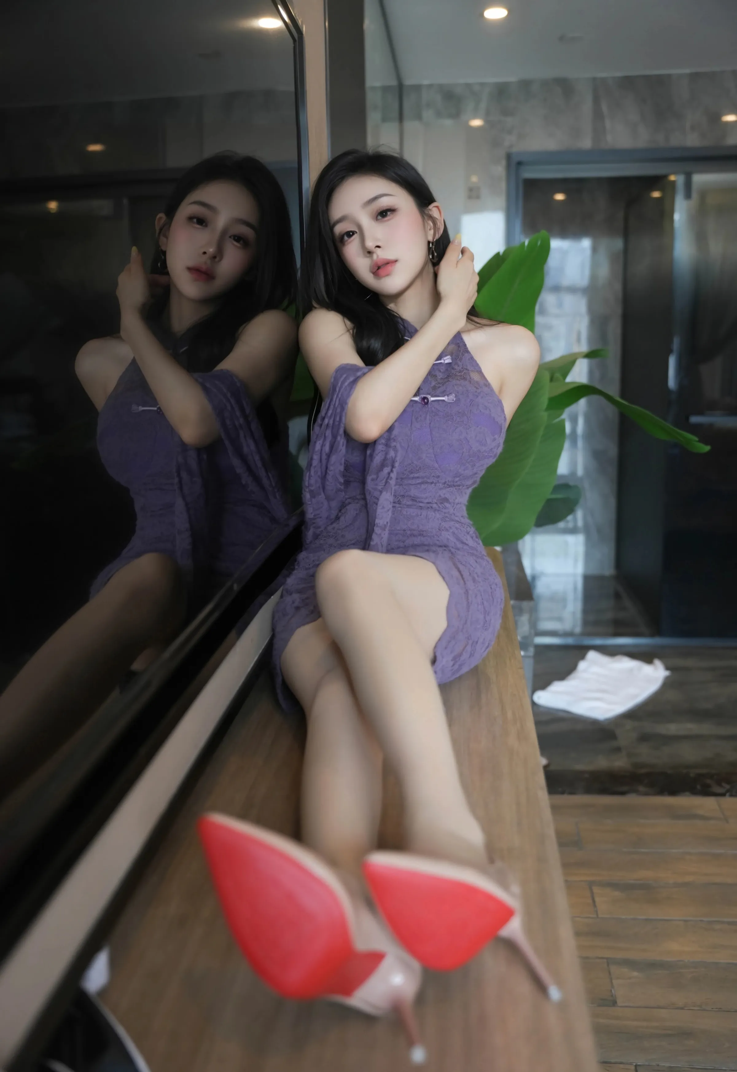 [XiuRen秀人网] No.10801 小阿娇Gill 紫色连衣裙 白色丝袜 性感写真 [70张]插图1