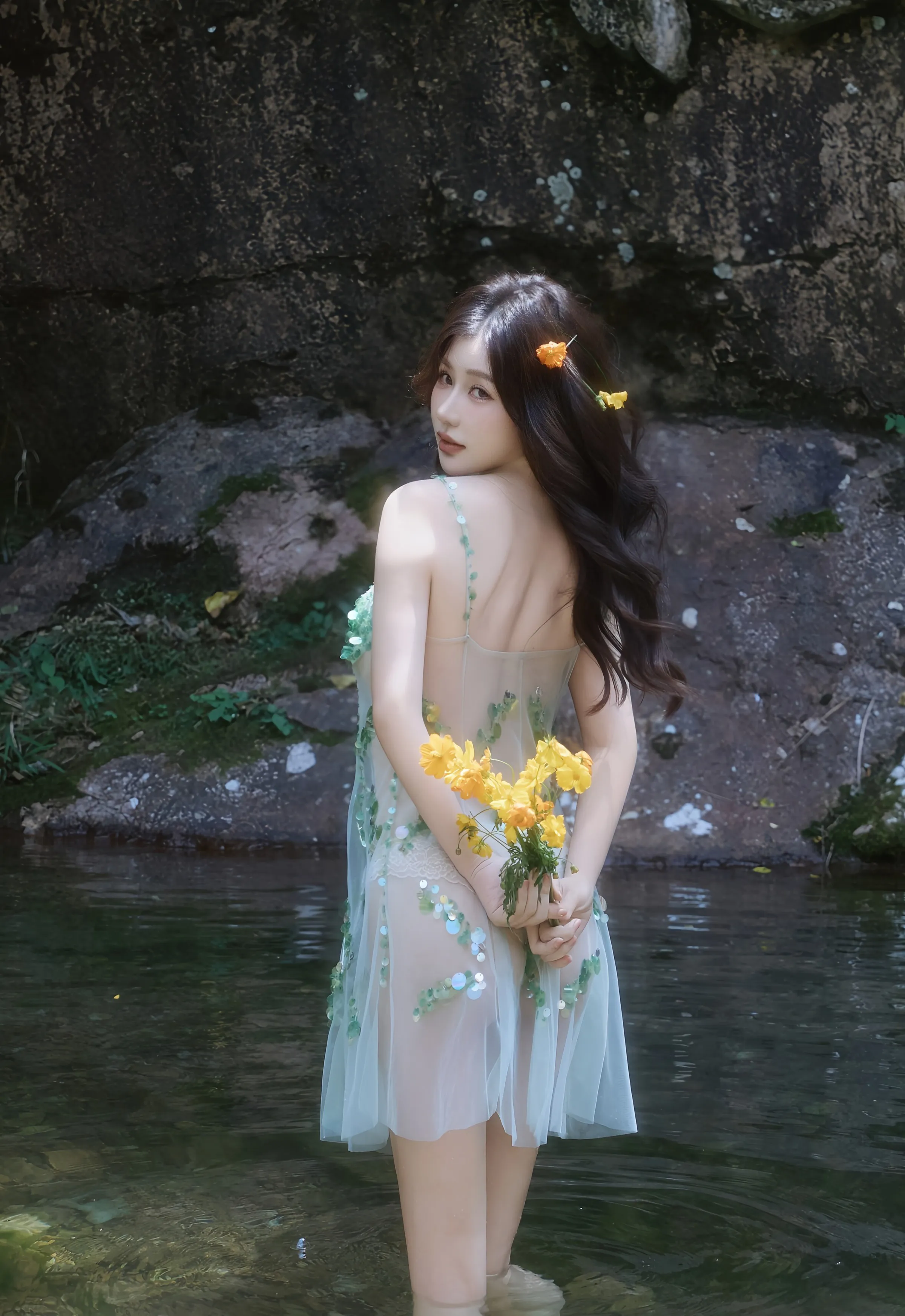 [XiuRen秀人网] No.10756 尹甜甜 亮片裙 性感写真 [60张]