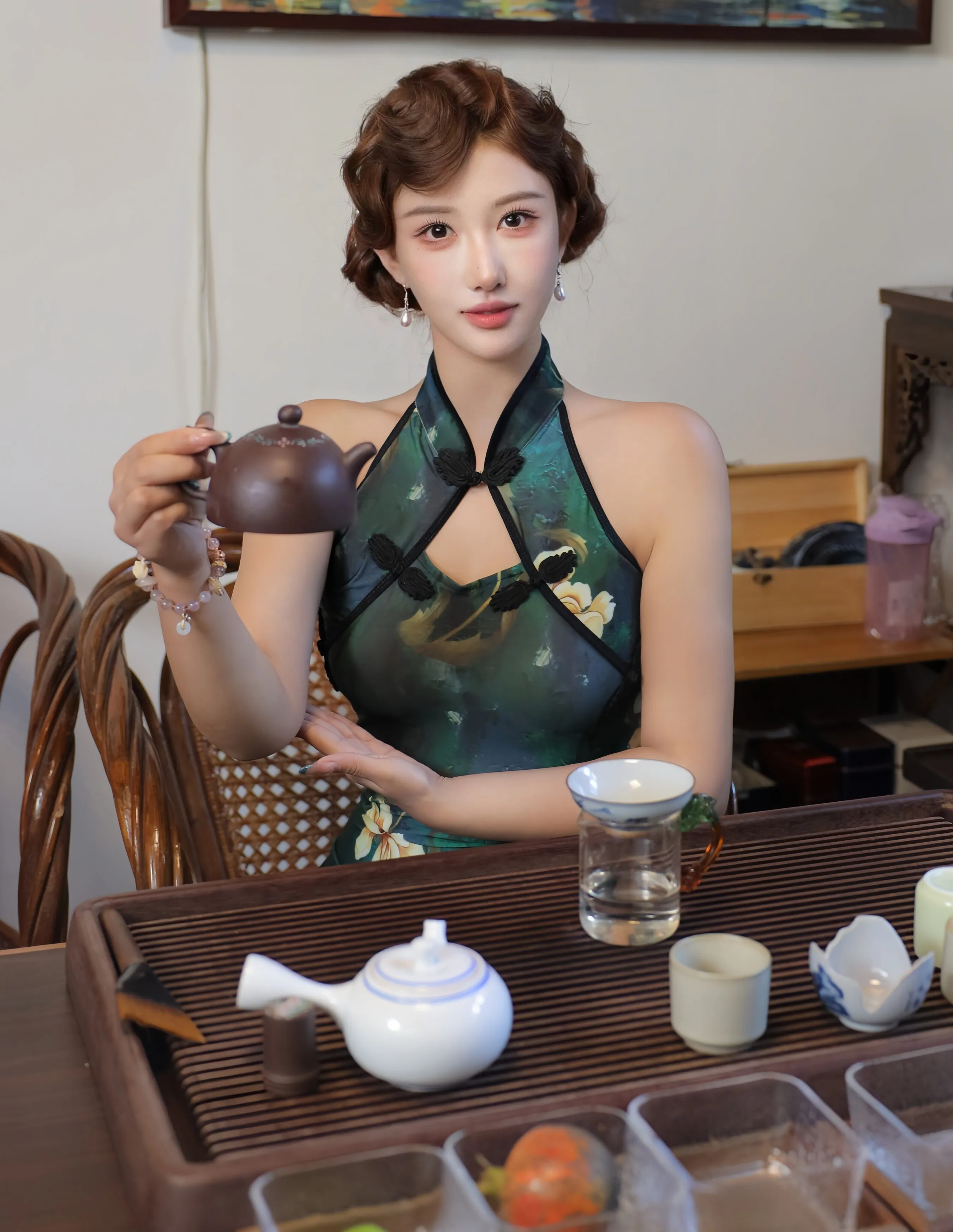 [XiuRen秀人网] No.10815 金允希Yuki 绿色旗袍魅惑肉丝 性感写真 [78张]插图1