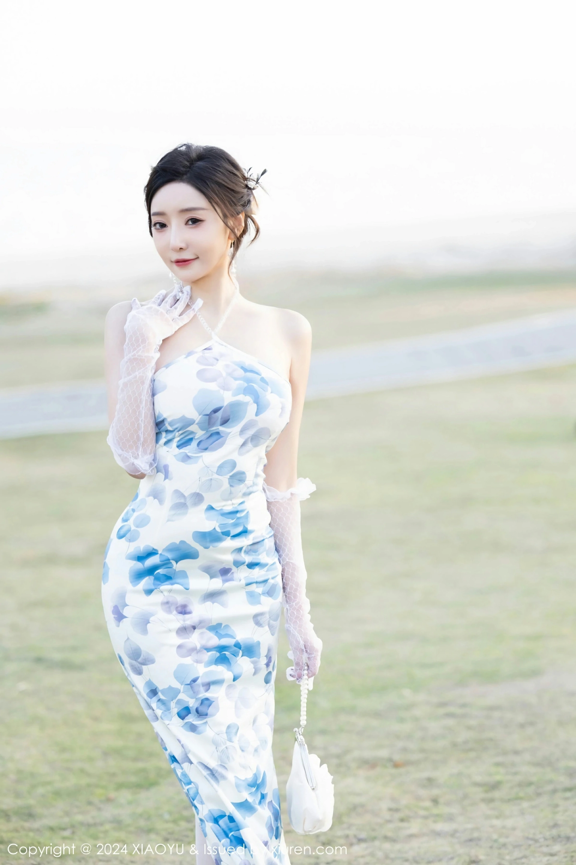 [XIAOYU语画界] VOL.1191 王馨瑶yanni 性感诱人白色丝袜 海南旅拍写真 [81张]插图1