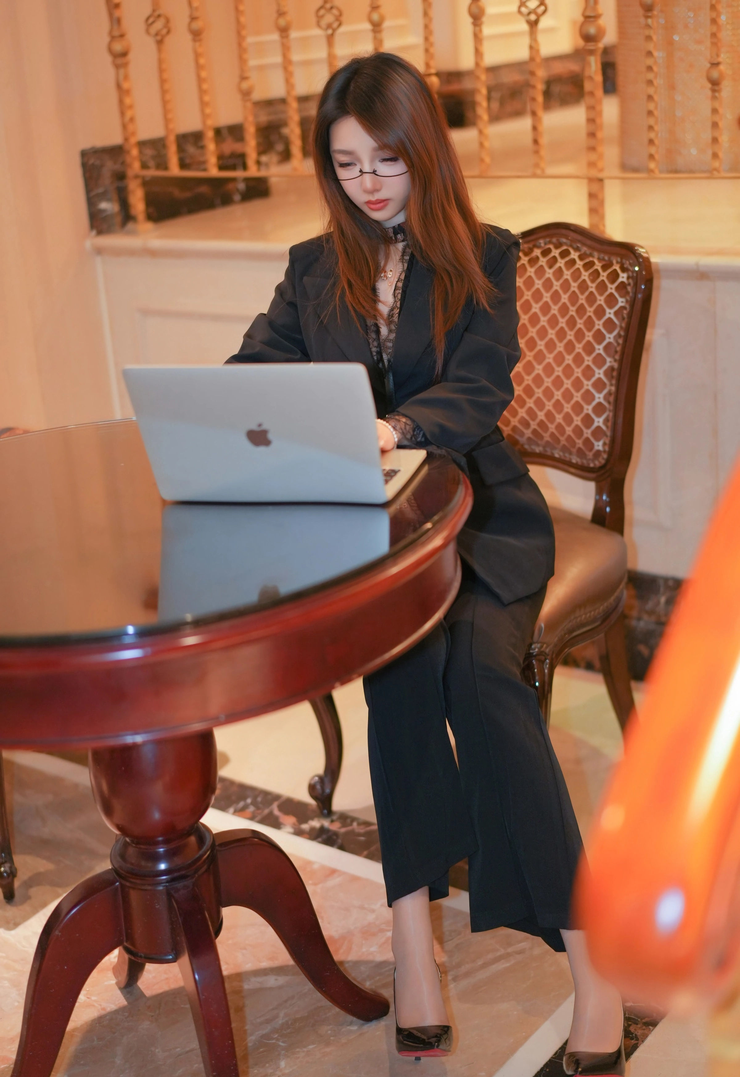 [XiuRen秀人网] No.11007 Twins-夭夭 黑色西服 豹纹内衣 性感写真 [82张]插图1