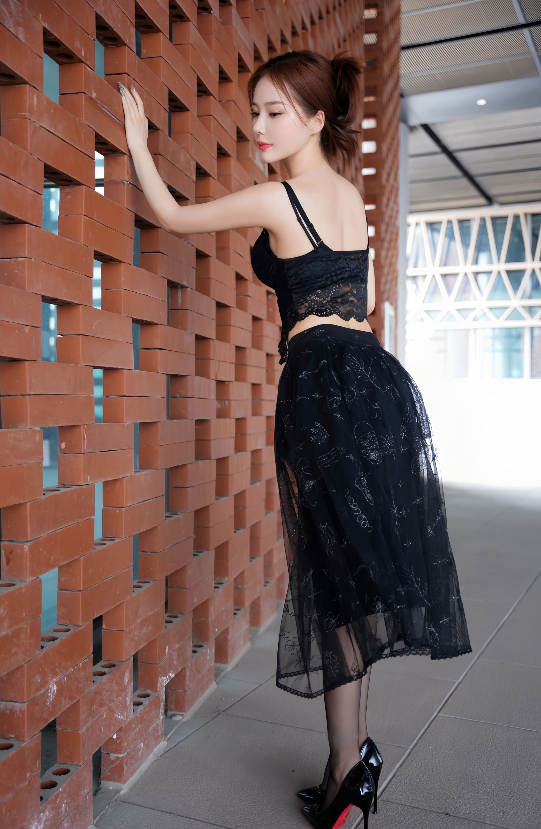 [XiuRen秀人网] No.11016 白芷yy 黑色内衣 性感写真 [79张]插图1