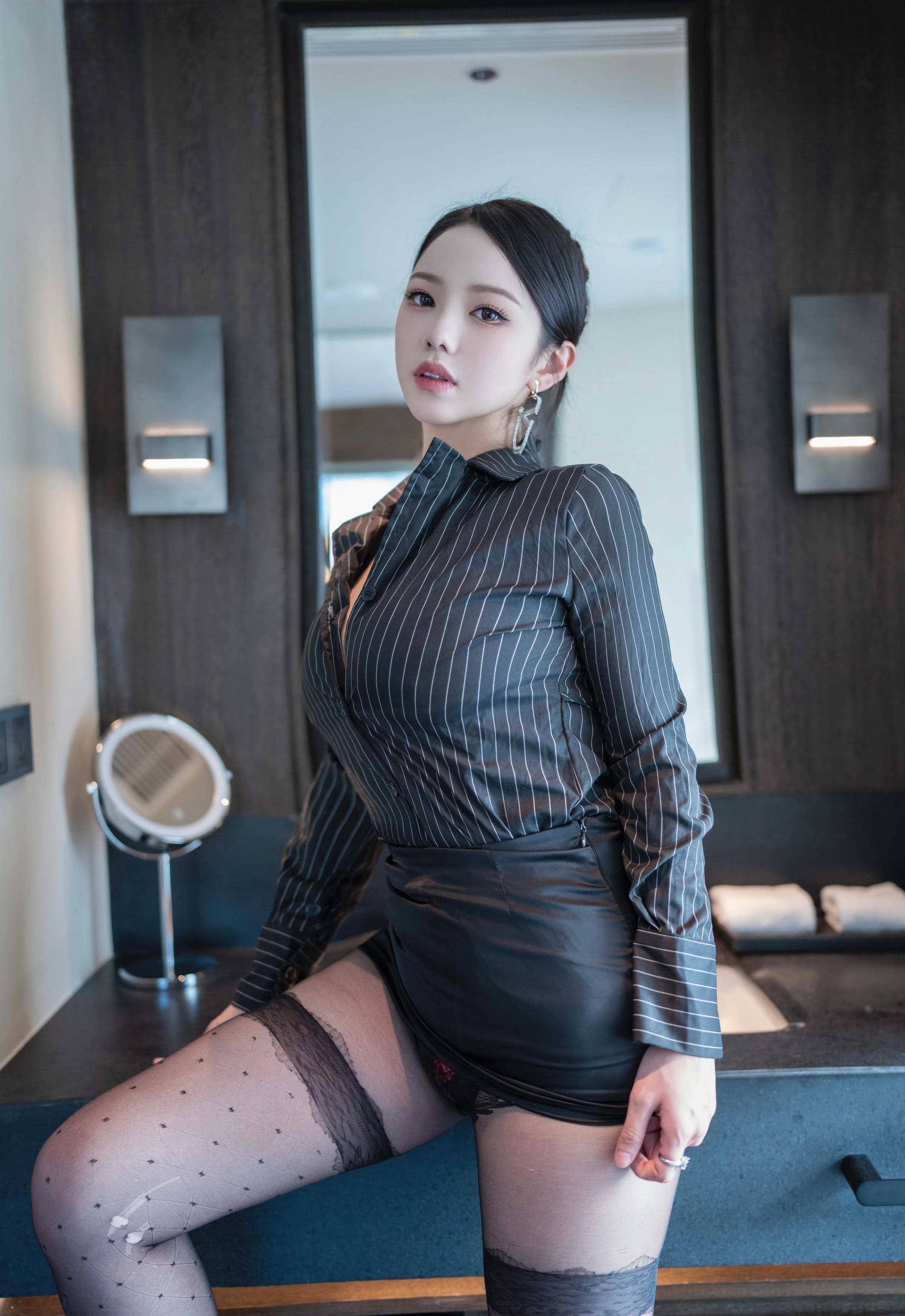 [XINGYAN星颜社] VOL.433 大美妞儿 黑色衬衫 魅惑黑丝 性感写真 [62张]插图