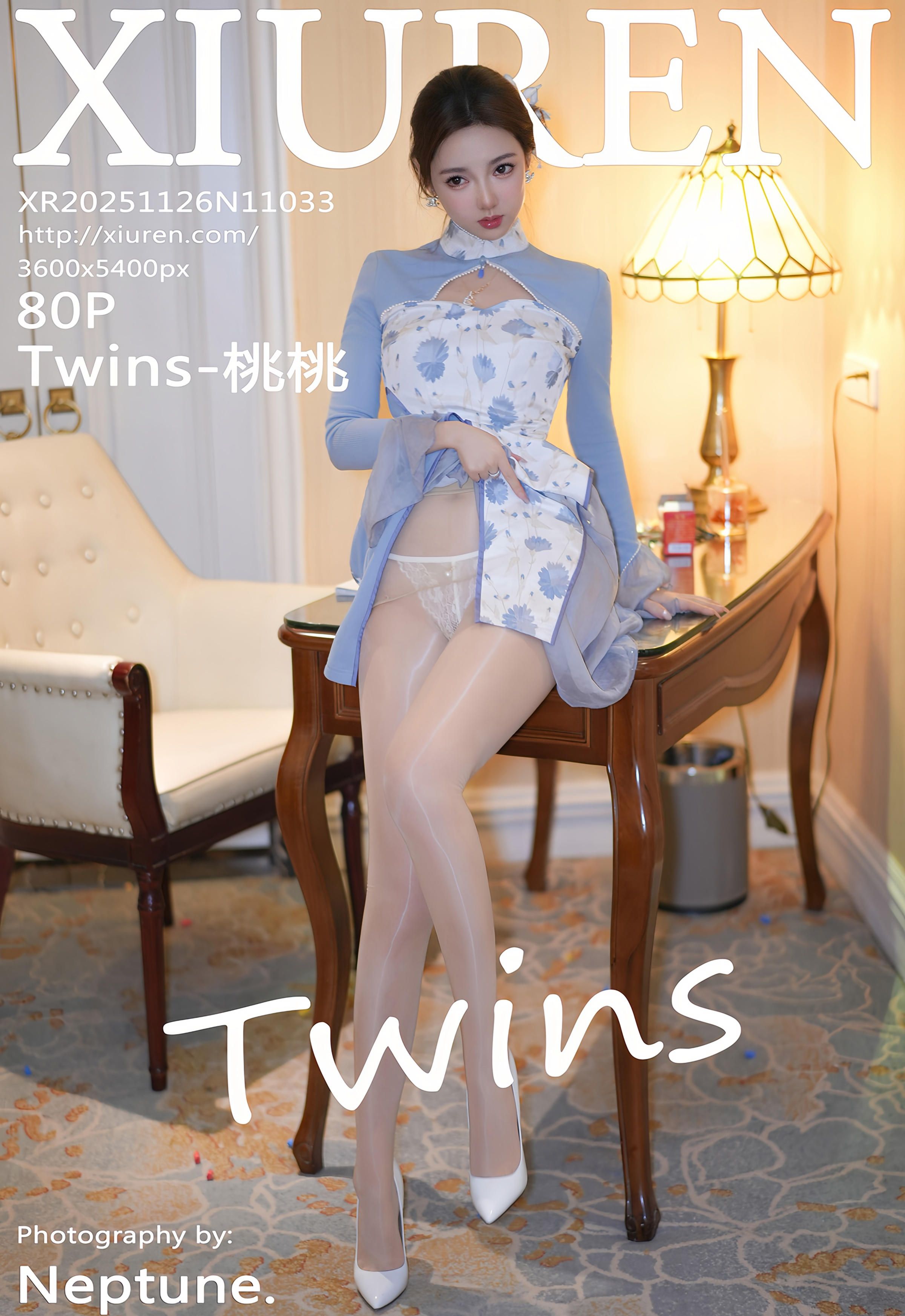 [XiuRen秀人网] No.11033 Twins-桃桃 蓝色连衣裙 白色丝袜 性感写真 [80张]插图