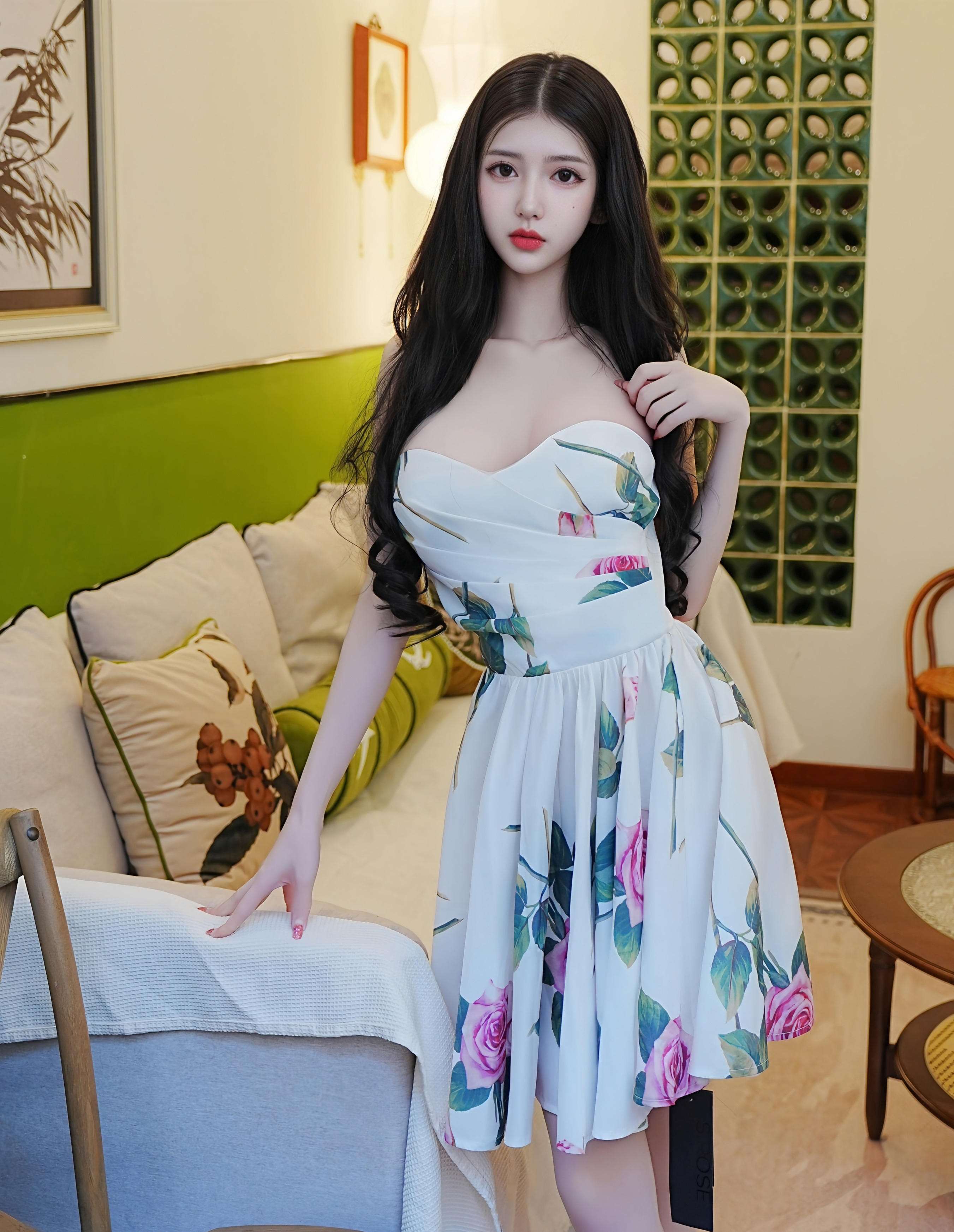 [XiuRen秀人网] No.11051 白小蝶 浅色连衣短裙 性感写真 [72张]插图1