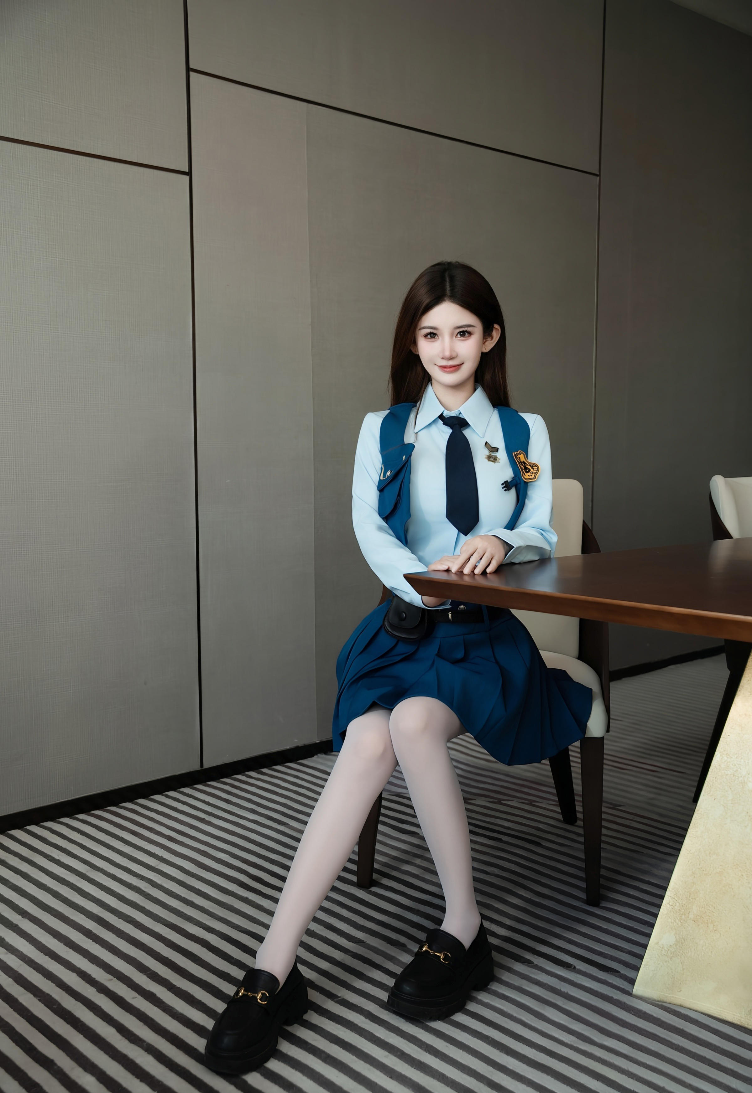 [XiuRen秀人网] No.11141 苏甜橙子 JK制服 白色丝袜 性感写真 [50张]插图1