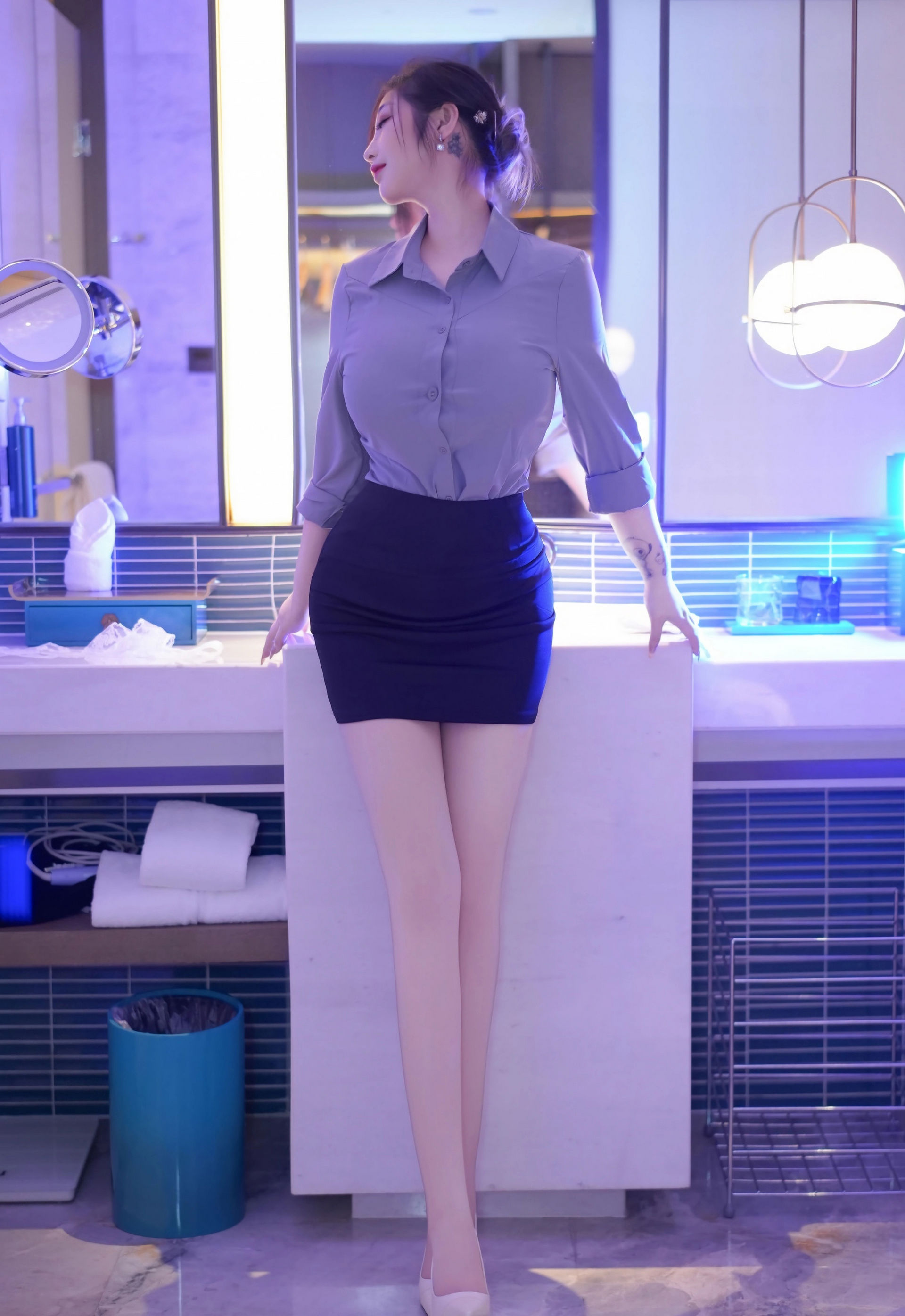 [XiuRen秀人网] No.11213 妲己_Toxic OL服饰搭配 肉色丝袜 性感写真 [70张]插图