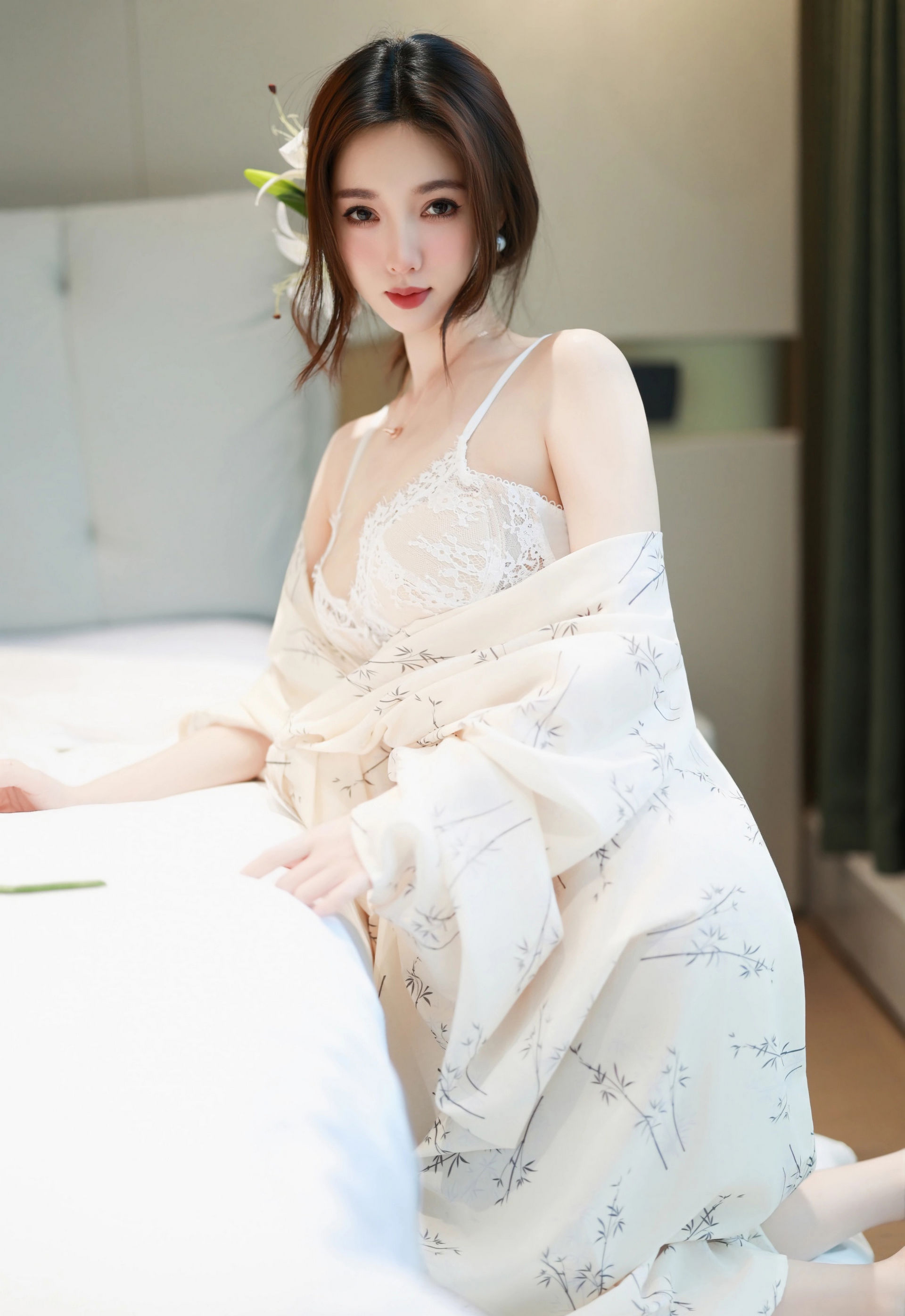 [YOUMI尤蜜荟] VOL.1201 Twins-桃桃 白色蕾丝内衣 诱人肉色丝袜 性感写真 [64张]插图